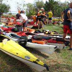 22_Il riposo dei kayaks